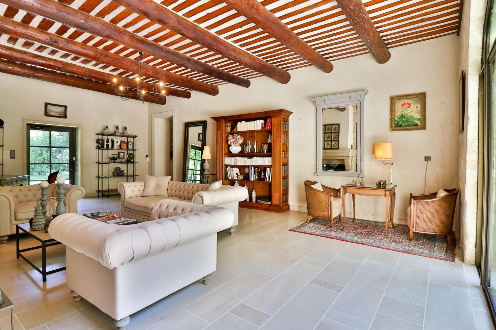 Mas Chateau Blanc 2* Avignon